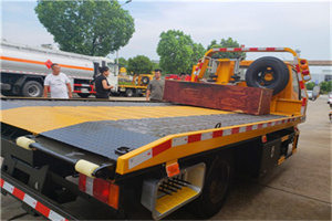 察布附近拖车电话号码服务