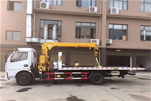 察布附近汽车轮胎更换